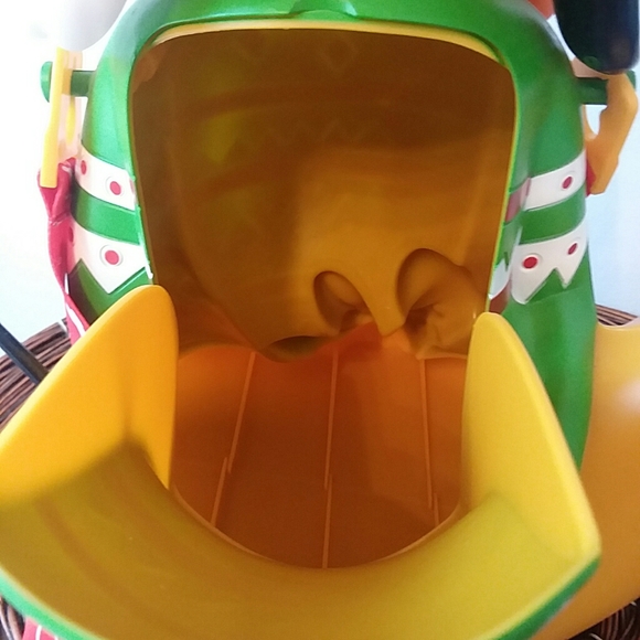 Disney pluto popcorn bucket - Picture 3 of 6